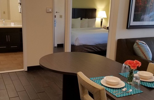 East Syracuse Hotel | Candlewood Suites East Syracuse - Carrier Circle by IHG