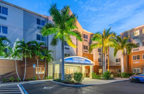 Fort Myers Hotel | Candlewood Suites Fort Myers Interstate 75 by IHG