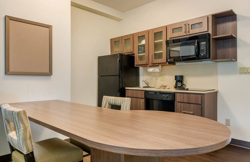 Biggar Hotel | Candlewood Suites Fort Myers Sanibel Gateway by IHG