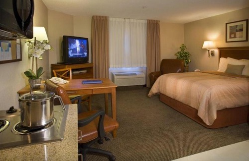 Fredericksburg Hotel | Candlewood Suites Fredericksburg by IHG