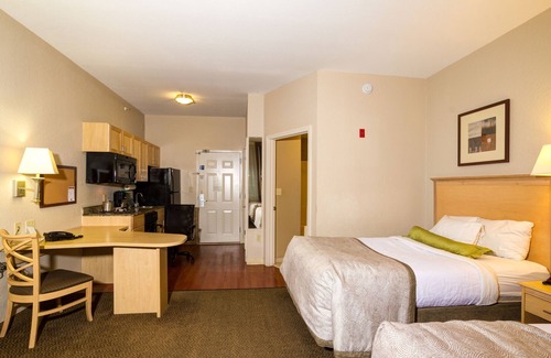 Fort Myers Hotel | Candlewood Suites Ft Myers I-75 by IHG