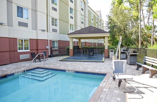 Fort Myers Hotel | Candlewood Suites Ft Myers I-75 by IHG