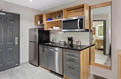 Harrisonburg Hotel | Candlewood Suites Harrisonburg by IHG