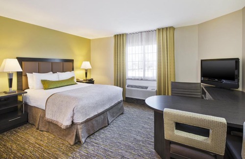 Wayne Hotel | Candlewood Suites Indianapolis Airport by IHG