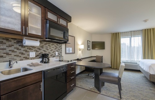 Mishawaka Hotel | Candlewood Suites Mishawaka North by IHG