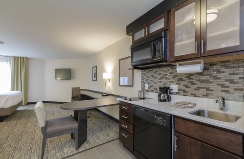 Mishawaka Hotel | Candlewood Suites Mishawaka North by IHG