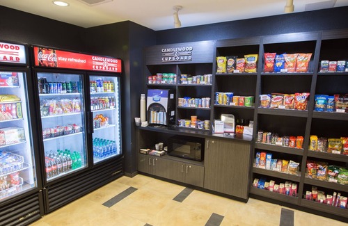 Overland Park Hotel | Candlewood Suites : Overland Park - W 135th St by IHG
