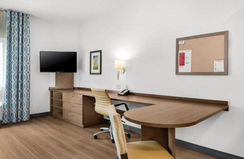 Northeast Pensacola Hotel | Candlewood Suites - Pensacola - University Area by IHG