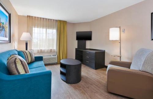Rocky Mount Hotel | Candlewood Suites Rocky Mount by IHG