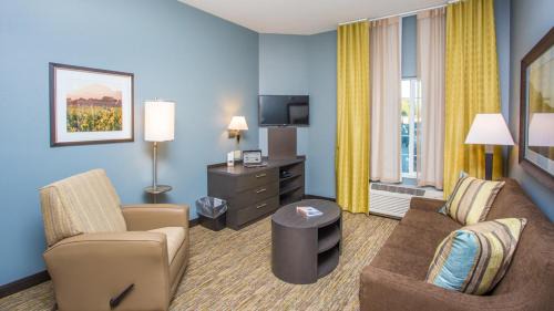 Sidney Hotel | Candlewood Suites Sidney by IHG