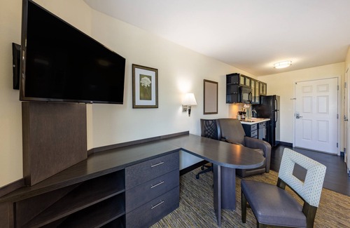Springfield Hotel | Candlewood Suites Springfield-Medical District
