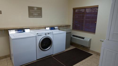 Springfield Hotel | Candlewood Suites Springfield-Medical District by IHG