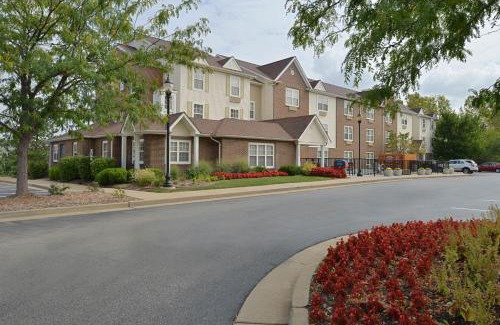 St. Charles Hotel | Candlewood Suites St Louis St Charles by IHG