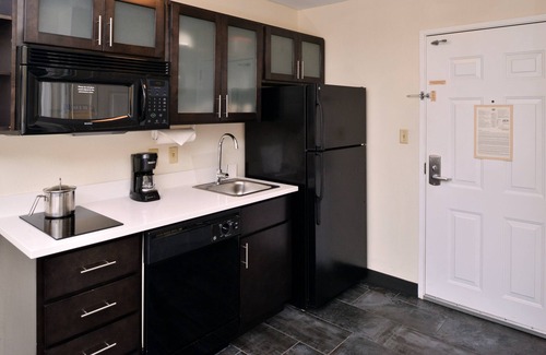Winchester Hotel | Candlewood Suites Winchester by IHG