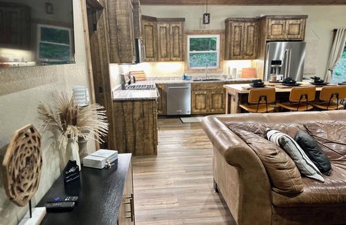 Unaka Cabin | Candy Mountain cabinnNature lovers paradise