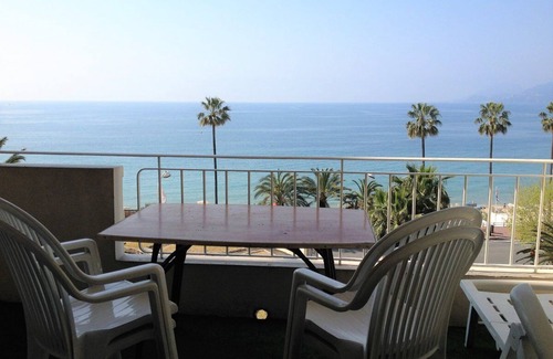 Le Suquet Apartment | CANNES APARTMENT FACING THE SEA