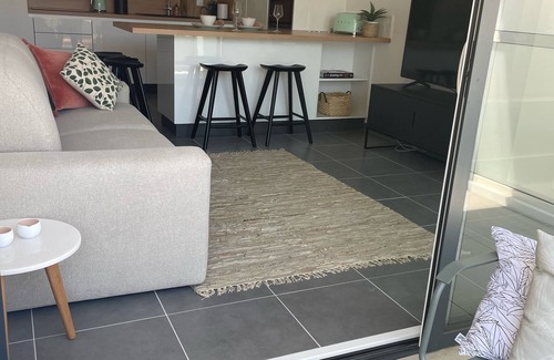 Riou - Petit Juas - Av de Grasse Apartment | Cannes, apartment with parking + terrace, 10 min walk from the beach