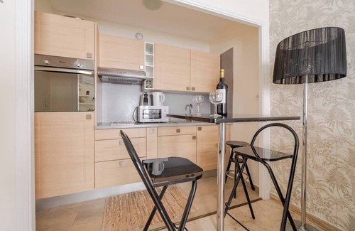 Cannes Apartment | Cannes Croisette Studio 3 pers Cosy CLIM WIFI PKG