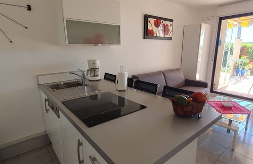 La Bocca Apartment | Cannes, studio cabin, ground floor, sea front, 40m beaches