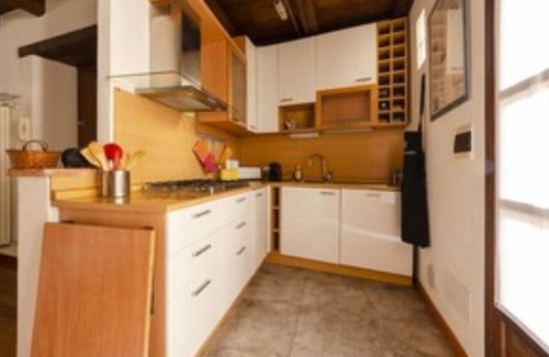 La Morra Apartment | CANNUBI apartment in the historic center of La Morra