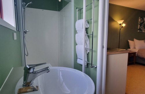 Ohakune Hotel | Canoe Safaris Lodge
