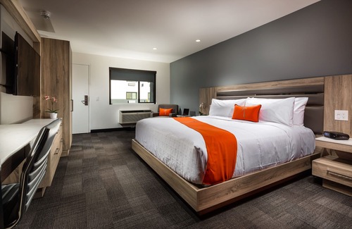 Canoga Park Hotel | Canoga Hotel