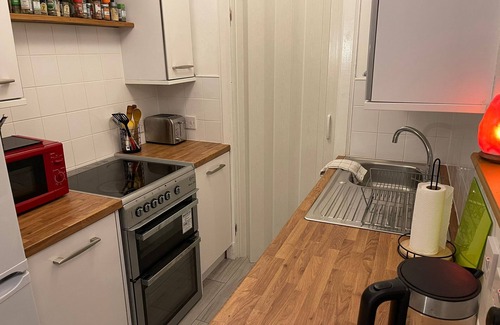 Bonnington Apartment | Canon's Family Nest