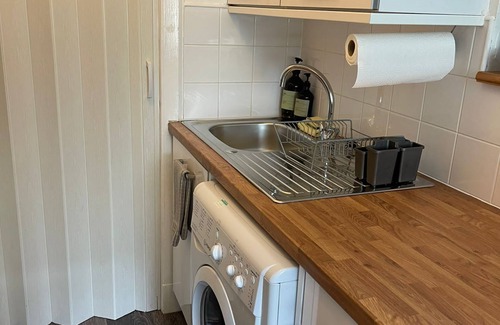 Bonnington Apartment | Canon's Family Nest
