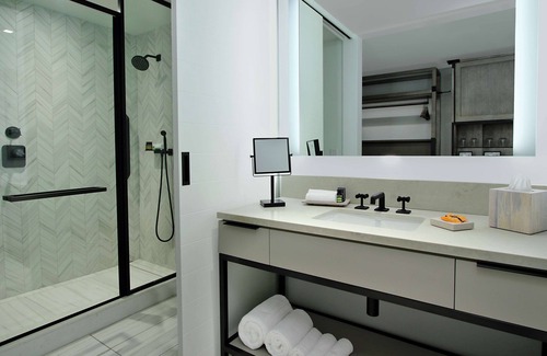 Downtown Columbus Hotel | Canopy By Hilton Columbus Downtown Short North