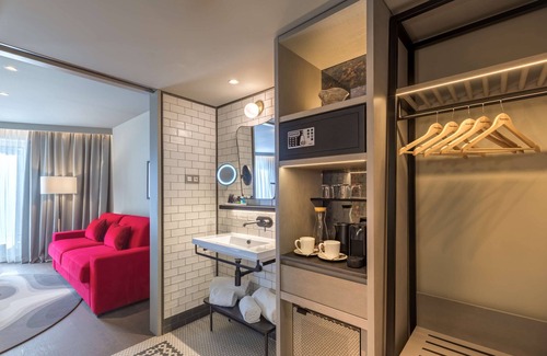 Cuatro Caminos Hotel | Canopy by Hilton Madrid Castellana
