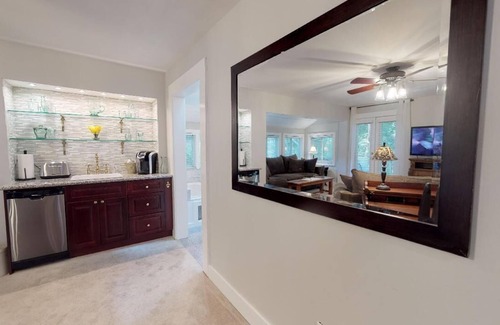 Marietta Cottage | Canopy-draped Treehouse in-law-suite home in Roswell/East Cobb