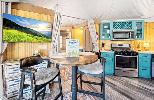 Cherokee Cabin | Canopy, Luxury Glamping Tent in the Western NC Tree Tops
