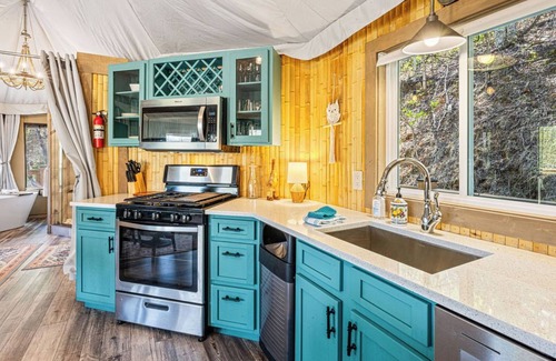 Cherokee Cabin | Canopy, Luxury Glamping Tent in the Western NC Tree Tops