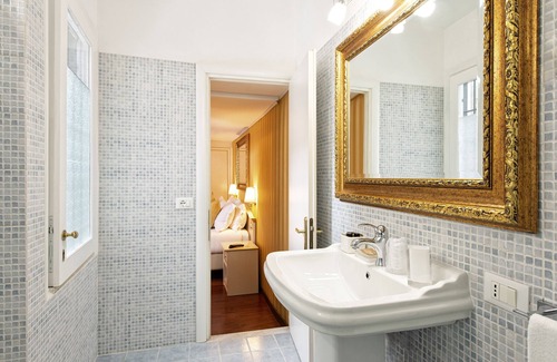 Rione IV Campo Marzio House | Canova Rooms in Spanish Steps