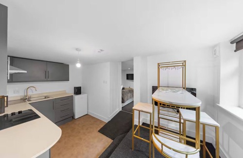 Canterbury Cabin | Canterbury Castle Lodge - 8 Bedroom Retreat