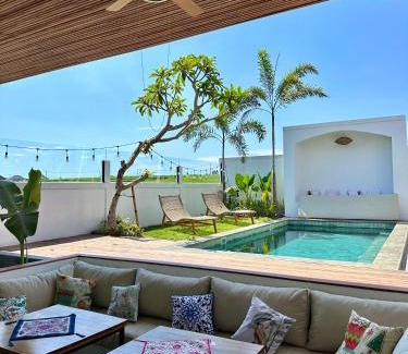 Munggu Villa | Cantik Maria- Escape to Peace - Stylish 3BR Villa with Calming Ricefield Views