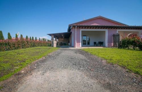 Cecina Apartment | Cantine, two-bedroom terraced house PLUS