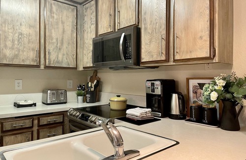 Mammoth Lakes Condo | Canyon Lodge CHAMONIX Condo. Minutes Walk From Lifts.