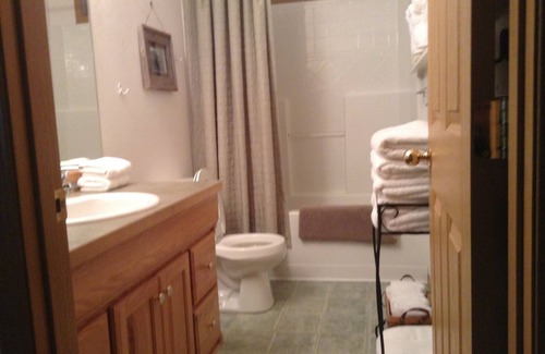 Leavenworth Cabin | Canyon Loft. Not Too Far, Not Too Close. Private Stay. STR # 000795