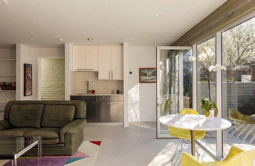 Chevy Chase House | Canyon Retreat near Rose Bowl