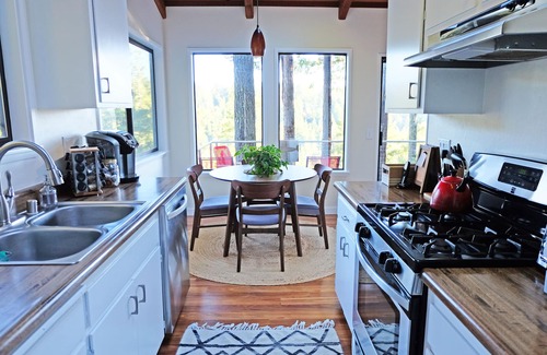 Anchor Bay House | Canyon View Cabin in the Redwoods