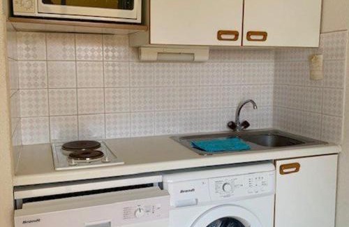 Cap d'Agde Apartment | Cap d'Agde : T2 cabine, piscine, parking, proche mer - FR-1-607-208
