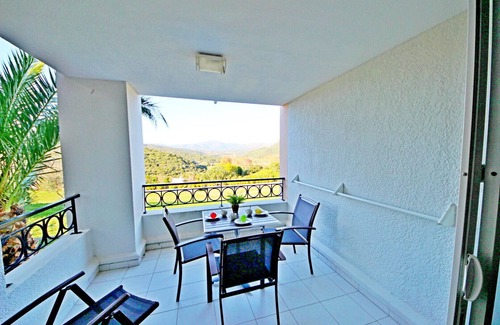 Cap Esterel Apartment | Cap Esterel - Studio Cabine/terrasse/parking/piscine - Proche Plage