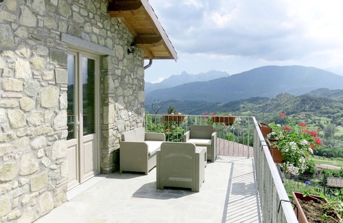 Villa Collemandina Apartment | Capanna (CNG175) by Interhome