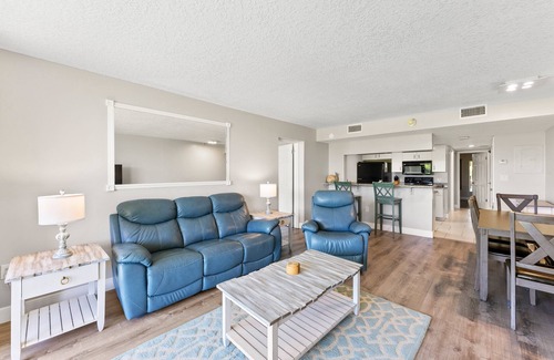 Port Canaveral Condo | Cape Canaveral Charm Double Wide Patio & Heated Amenities