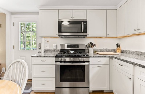 East Harwich House | Cape Cod Cottage Near Beaches & Bike Trail