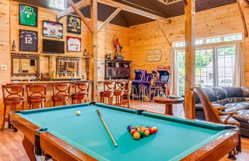 East Sandwich House | Cape Cod Estate - Pool, Tennis, Game Barn, Sleeps 20