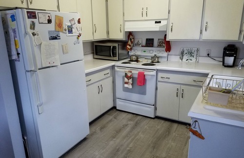 Pawcatuck House | Cape Cod home in great location! Walk to downtown