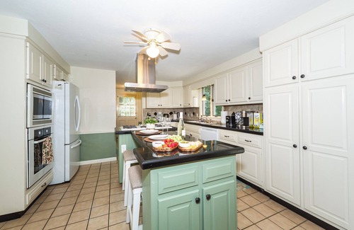 Yarmouth Port House | Cape Cod Stay w/Deck, Grill & Nearby Beach