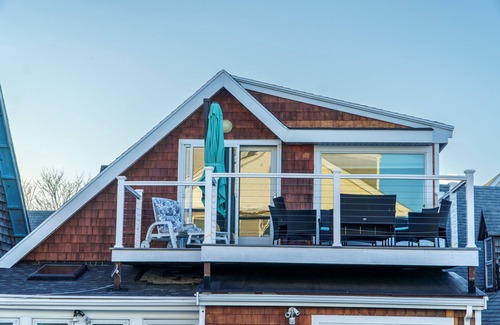 Revere Apartment | Cape Cod style Oceanside cottage, near Boston, train, Airport